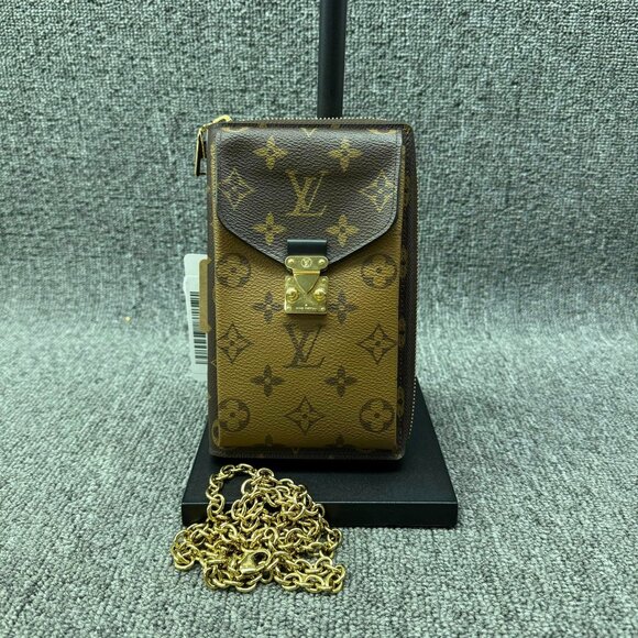 Louis Vuitton Handbags - 100% Authentic Louis Vuitton Vertical Zippy Wallet